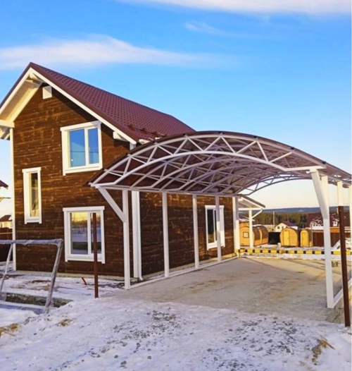 Арочный автонавес из темного поликарбоната (белые столбы)