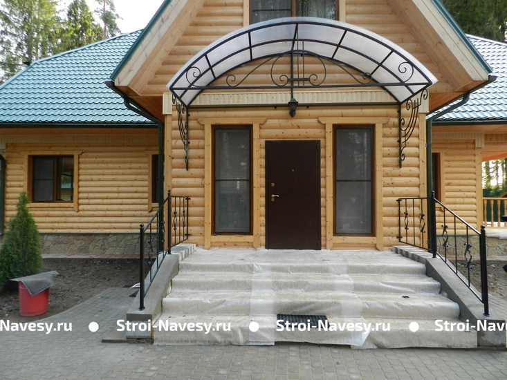 Навес из поликарбоната арочный для крыльца дома