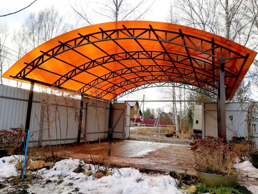 Навес для авто из коричневого поликарбоната арочный Навес для авто из коричневого поликарбоната арочный