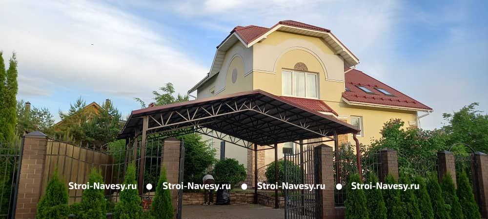 Навес из металлочерепицы двускатный для авто