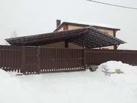 Навес из профлиста двускатный для автомобилей