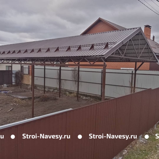 Навес из профильной трубы и профнастила двускатный на дачу