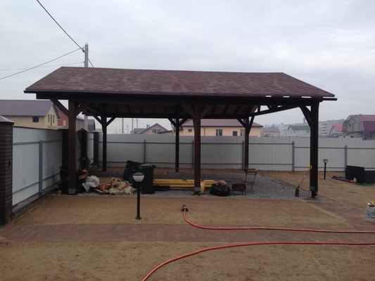 Навес из гибкой черепицы двускатный для дачи