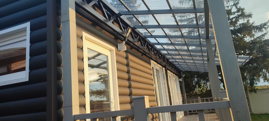 Навес из монолитного поликарбоната односкатный пристрой к дому Навес из монолитного поликарбоната односкатный пристрой к дому