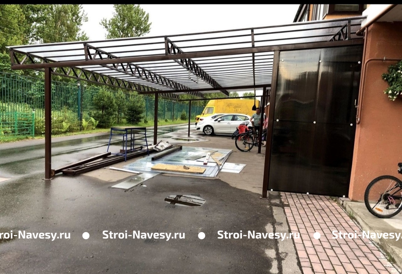 Навес из поликарбоната односкатный пристрой к дому