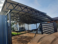 Навес из поликарбоната стальной полуарочный на дачу