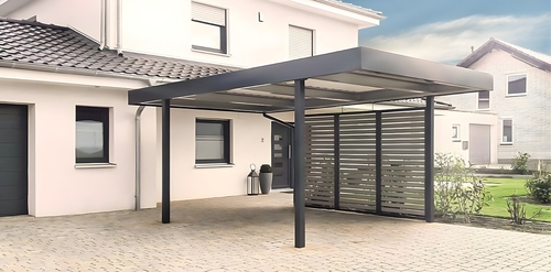 Современный автонавес с крышей из поликарбоната