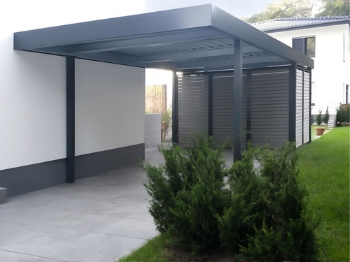 Полузакрытый навес с крышей из поликарбоната